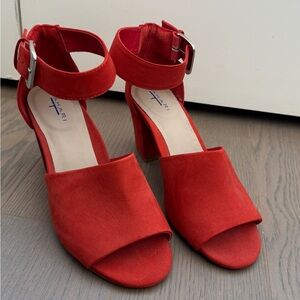 Tahari Red Orange Block Heel Sandals 7.5